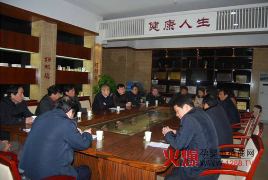 新年伊始，洪山區(qū)領導蒞臨馬應龍走訪慰問