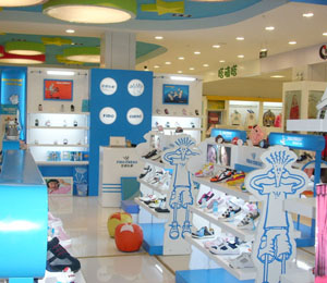 早晨?jī)和闷穼Ｙu(mài)店店面展示