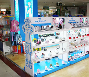 早晨?jī)和闷穼Ｙu(mài)店店面展示